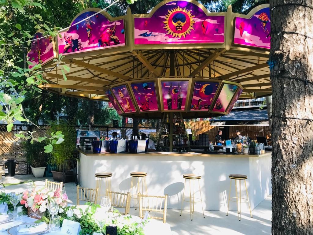 The carousel bar